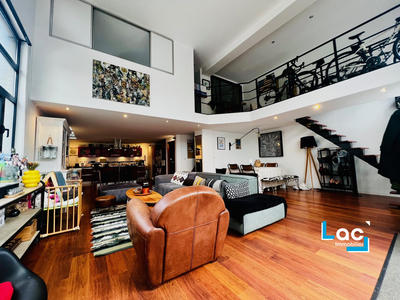 Loft - 136 m² - 5 pièces