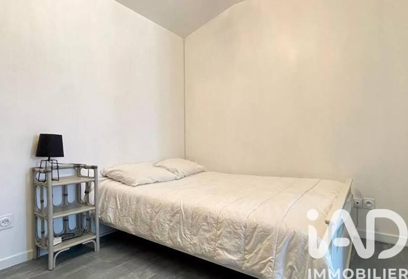 Maison - 1 215 m² - 7 pièces