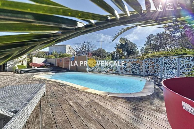 Maison traditionnelle - 143 m² - 5 pièces