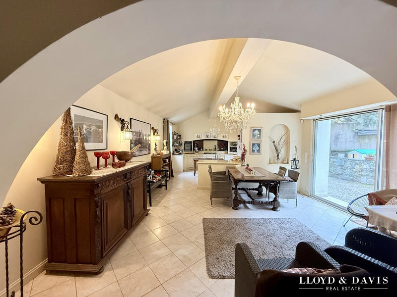 Maison - 168 m² - 7 pièces