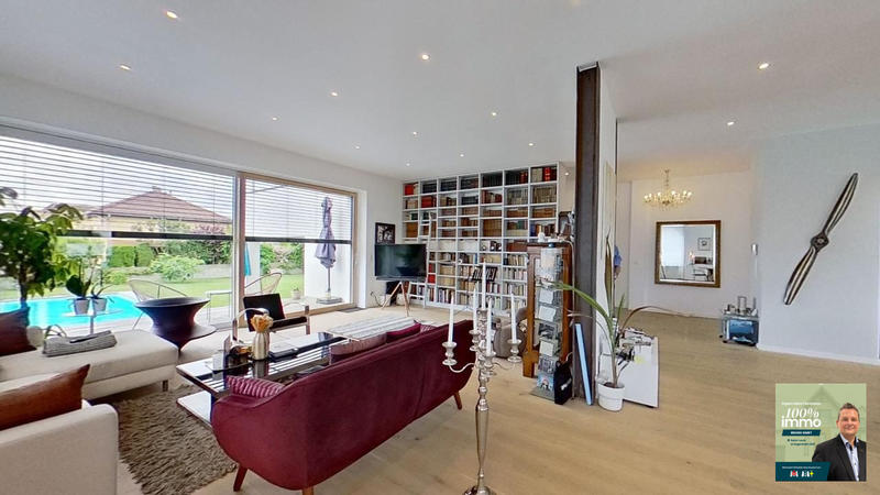 Maison - 308 m² - 8 pièces