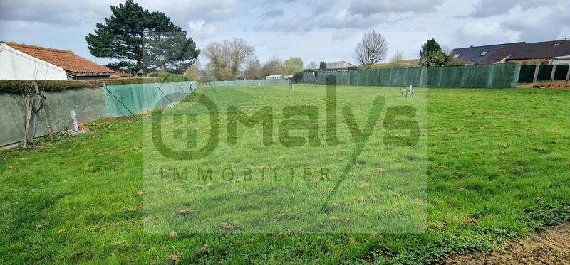 Terrain constructible - 1 400 m²