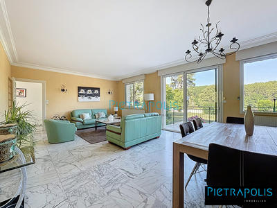 Maison contemporaine - 255 m² - 10 pièces