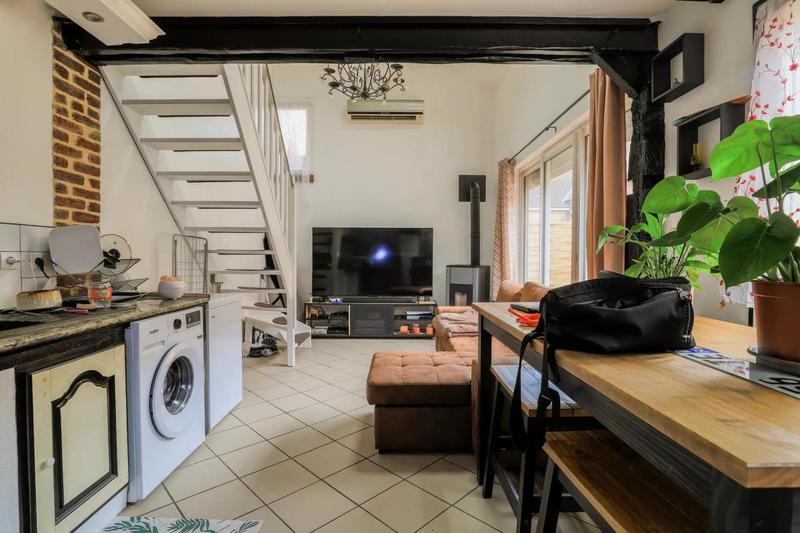 Maison - 225 m² - 11 pièces