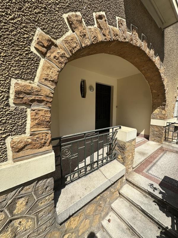 Maison - 211 m² - 6 pièces