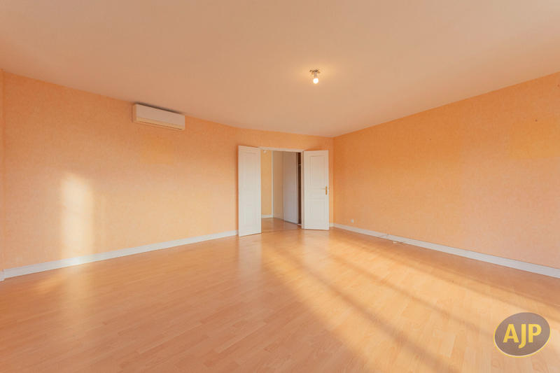 Appartement - 108 m² - 4 pièces