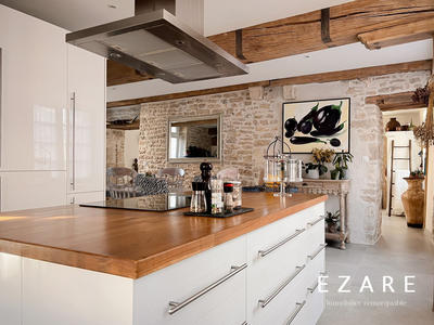 Maison - 219 m² - 7 pièces