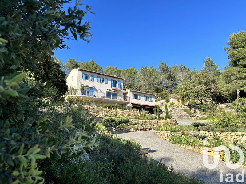 Maison - 185 m² - 8 pièces