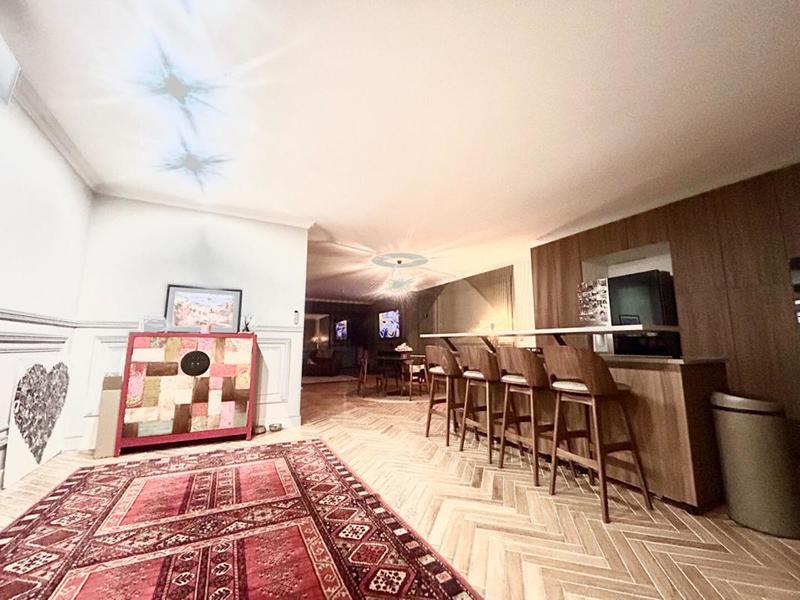 Maison - 205 m² - 7 pièces