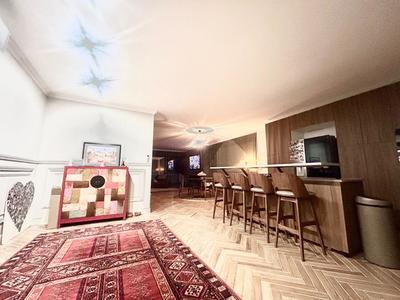 Maison - 205 m² - 7 pièces