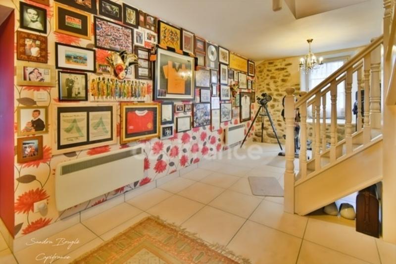Maison - 228 m² - 8 pièces