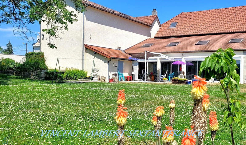 Maison - 348 m² - 9 pièces