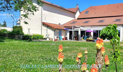 Maison - 348 m² - 9 pièces