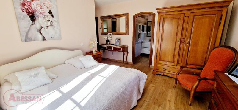 Maison - 201 m² - 5 pièces