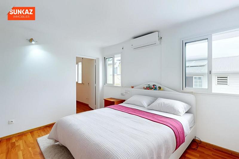 Maison - 143 m² - 5 pièces