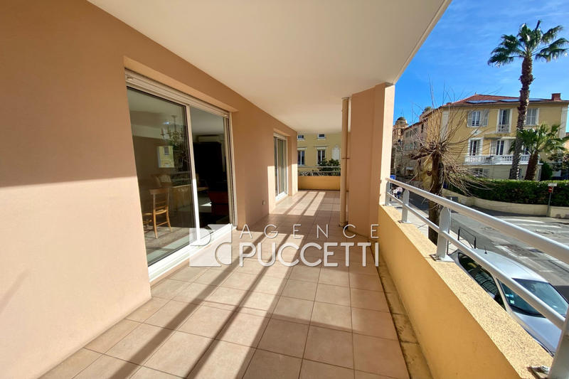 Appartement - 90 m² - 3 pièces