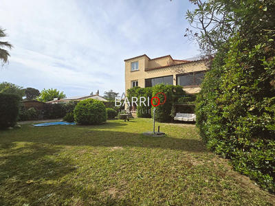 Villa - 308 m² - 12 pièces