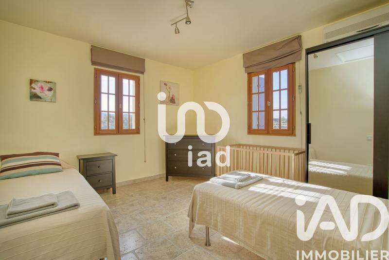 Maison - 250 m² - 6 pièces