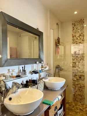 Appartement - 93 m² - 4 pièces