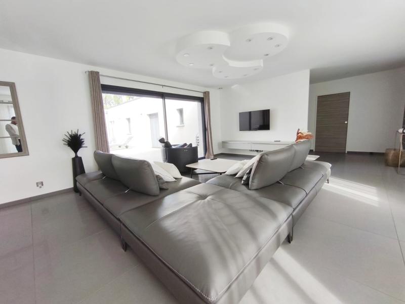 Villa - 199 m² - 6 pièces