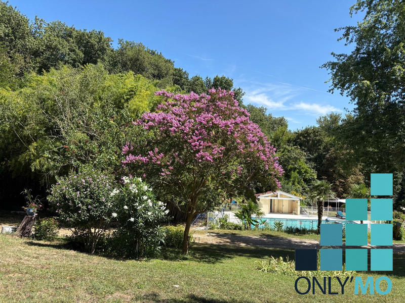 Villa - 330 m² - 6 pièces