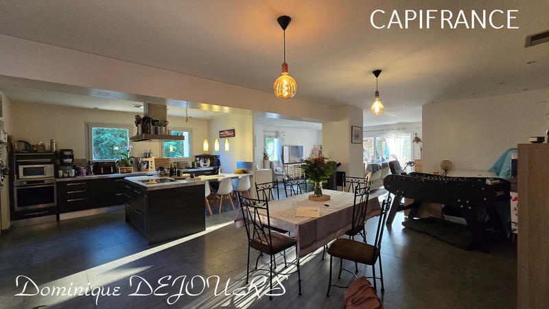 Maison - 248 m² - 7 pièces