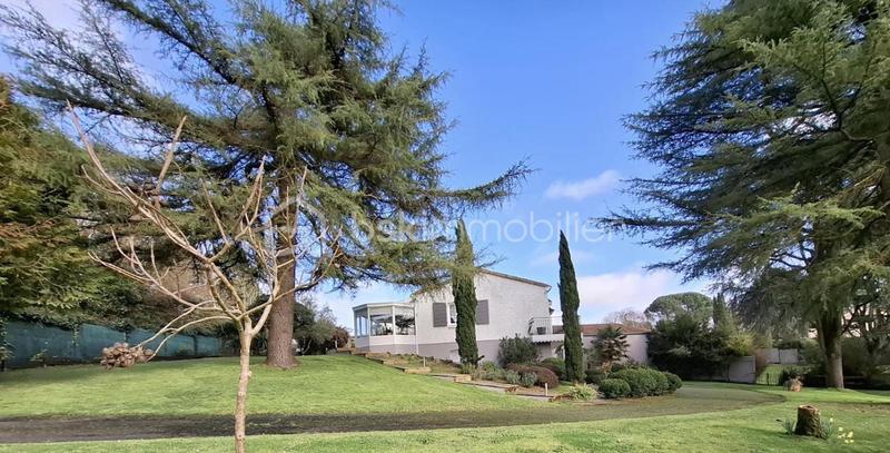 Maison traditionnelle - 136 m² - 6 pièces