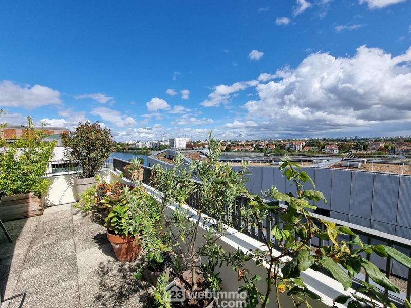 Appartement - 93 m² - 4 pièces