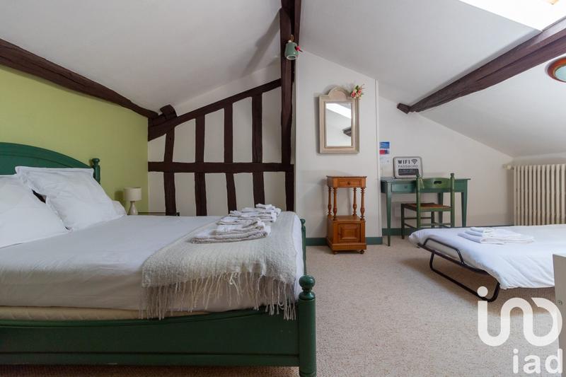 Maison - 185 m² - 11 pièces