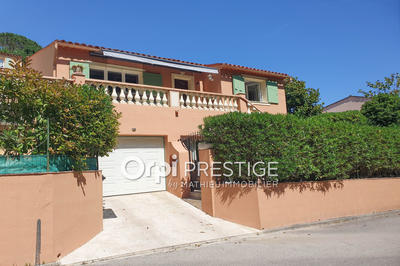 Maison - 145 m² - 5 pièces