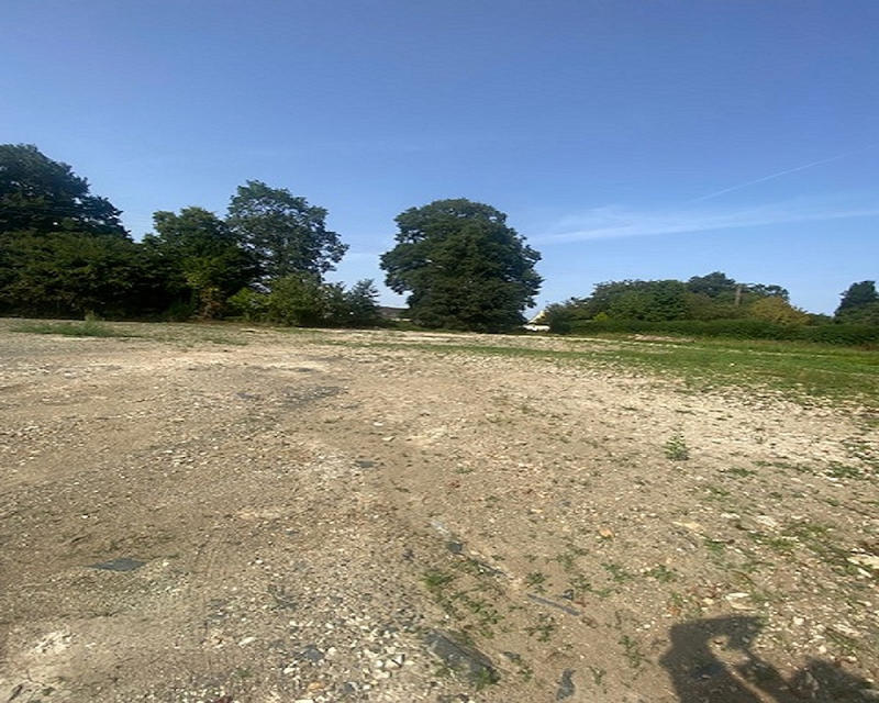 Terrain constructible - 1 490 m²