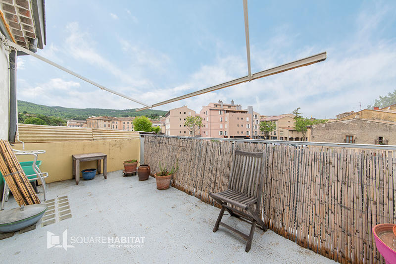 Maison - 240 m² - 9 pièces