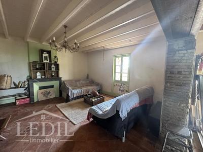 Propriété - 200 m² - 5 pièces