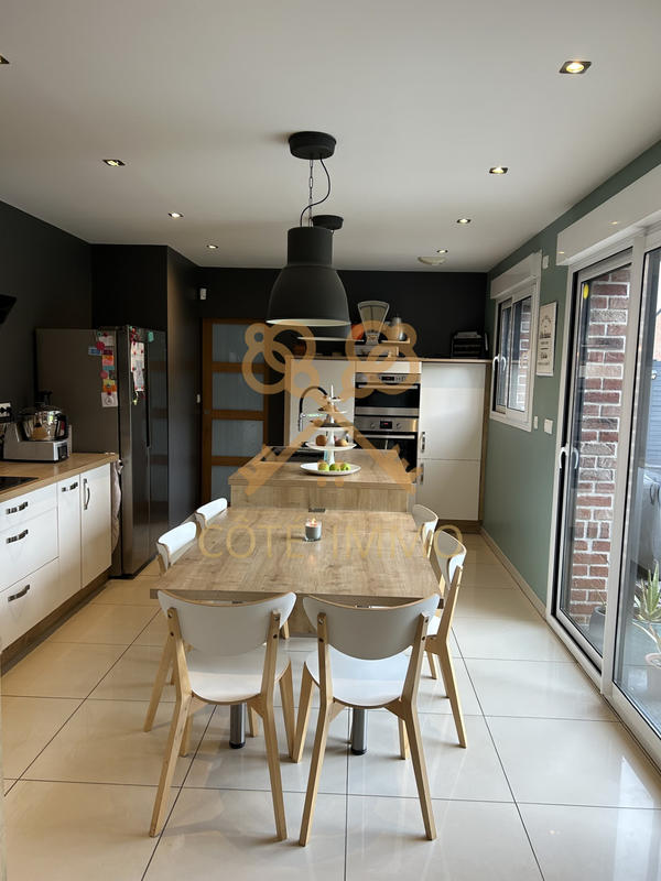 Maison - 160 m² - 7 pièces