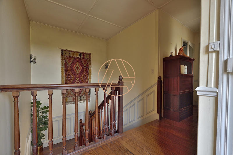 Maison ancienne - 270 m² - 9 pièces