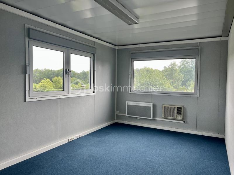 Local d'activité / Entrepôt - 193 m² - 6 pièces