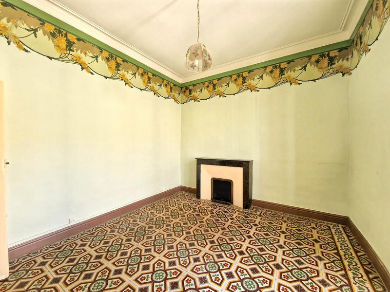 Maison - 221 m² - 8 pièces