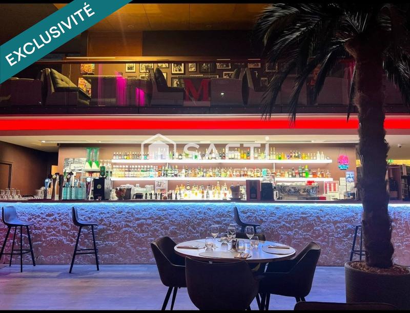 Local commercial - 893 m²