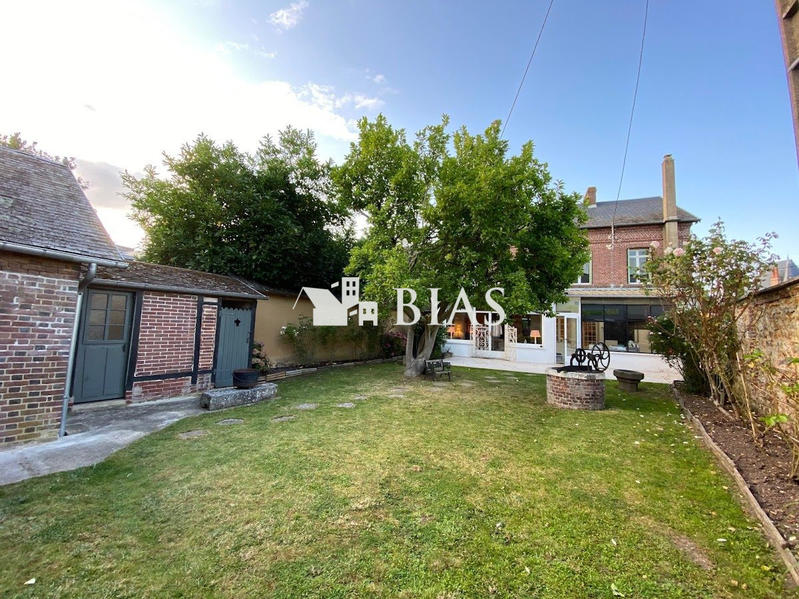 Maison - 204 m² - 10 pièces