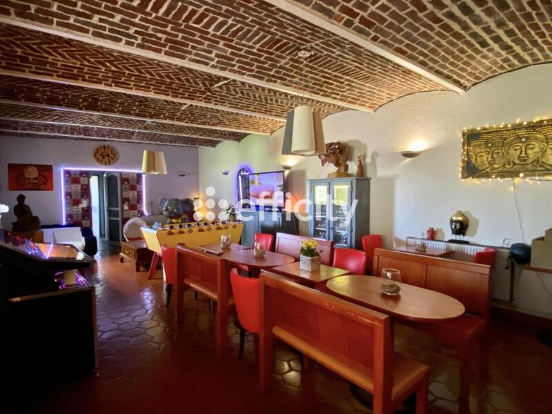 Maison - 350 m² - 8 pièces