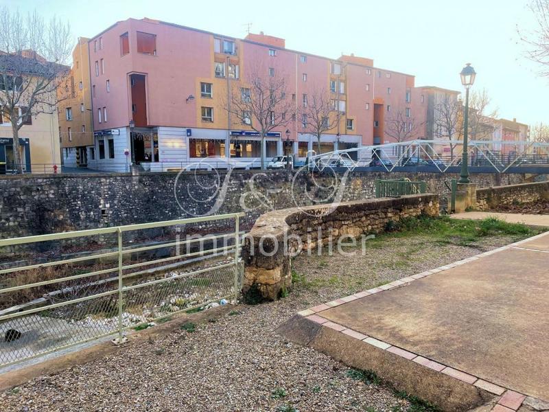 Studio - 57 m² - 1 pièce