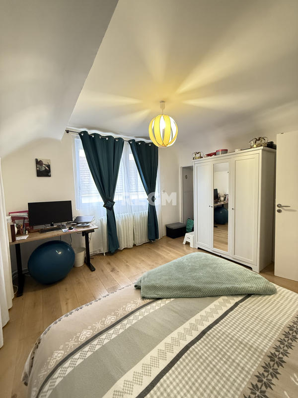 Maison - 90 m² - 5 pièces