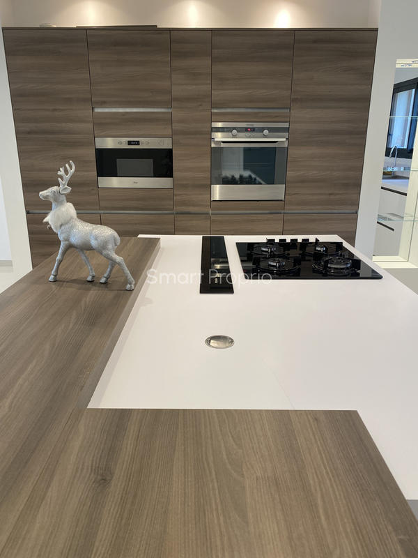 Propriété - 250 m² - 6 pièces