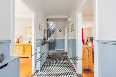 Demeure - 170 m² - 7 pièces