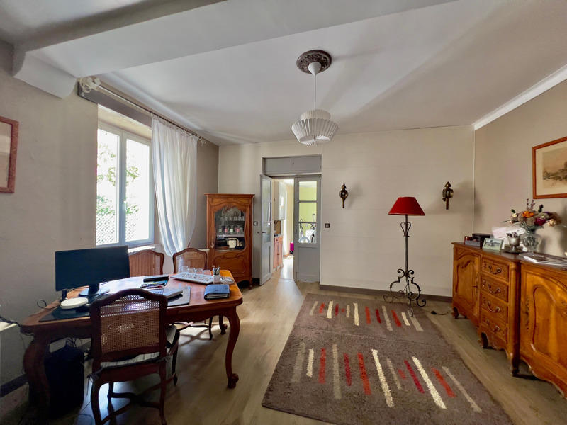 Maison - 211 m² - 6 pièces