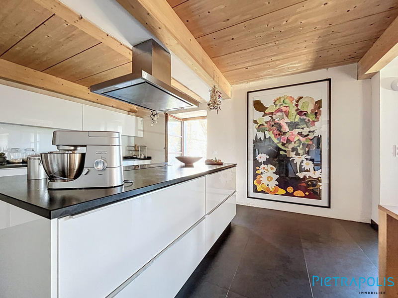 Maison - 289 m² - 8 pièces