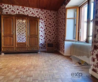 Maison traditionnelle - 125 m² - 6 pièces