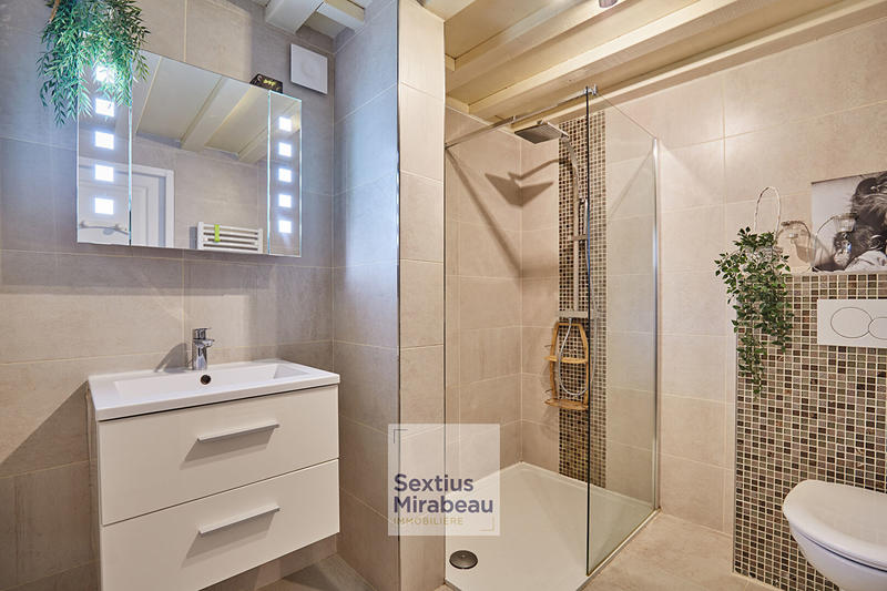 Maison - 200 m² - 6 pièces