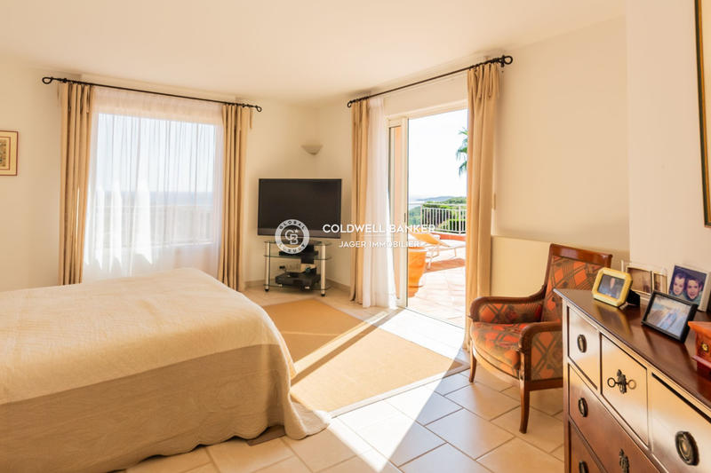 Villa - 247 m² - 7 pièces