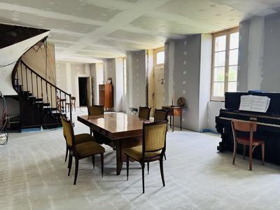 Maison - 230 m² - 5 pièces
